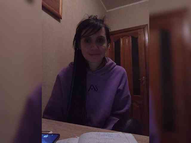 Hellenalonenochka webcam