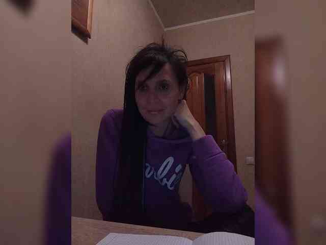 Hellenalonenochka webcam