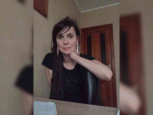 Hellenalonenochka webcam