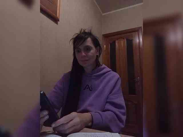 Hellenalonenochka webcam