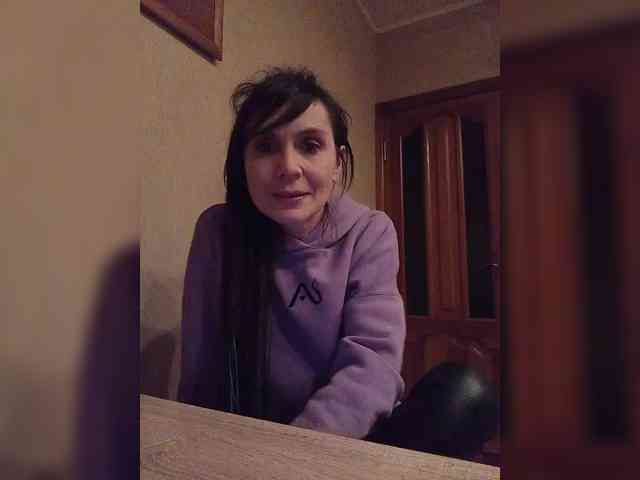 Hellenalonenochka webcam