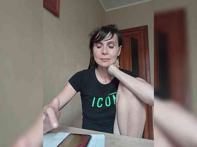 Hellenalonenochka webcam