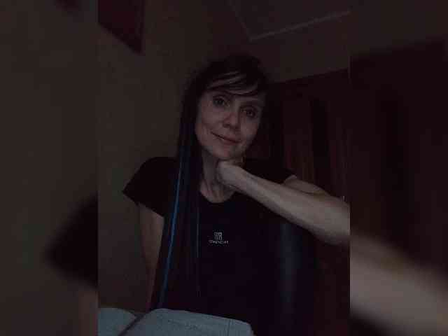 Hellenalonenochka webcam