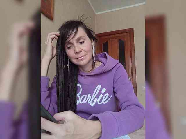 Hellenalonenochka webcam