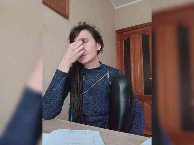 Hellenalonenochka webcam