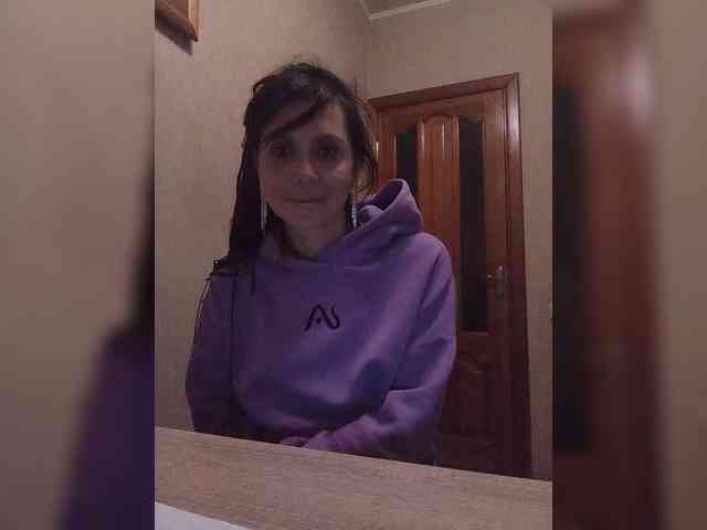 Hellenalonenochka webcam