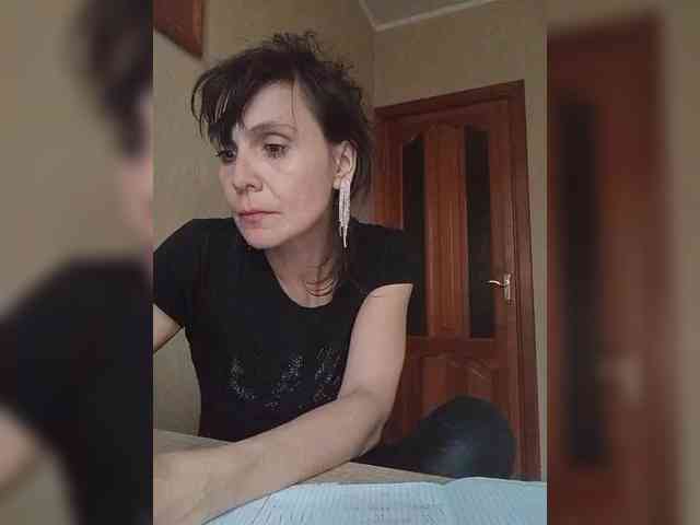 Hellenalonenochka webcam