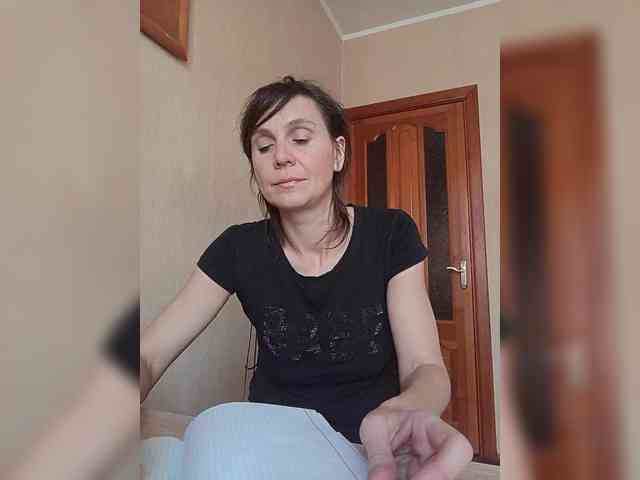 Hellenalonenochka webcam