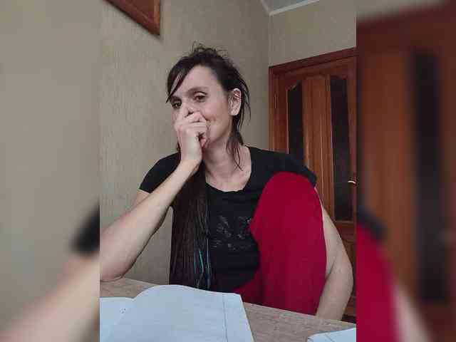 Hellenalonenochka webcam