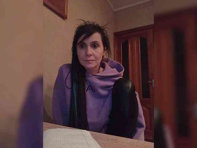 Hellenalonenochka webcam