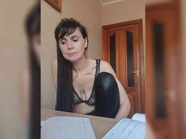 Hellenalonenochka webcam