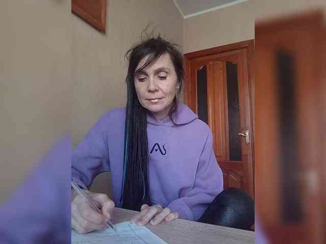 Hellenalonenochka webcam