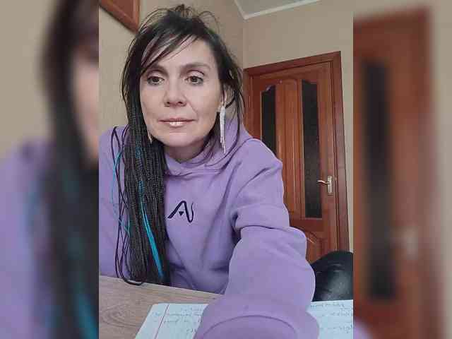 Hellenalonenochka webcam