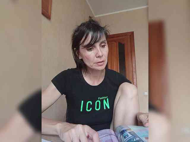 Hellenalonenochka webcam