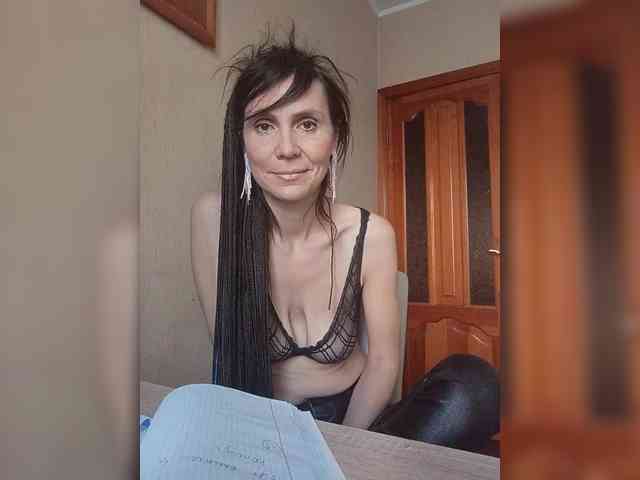 Hellenalonenochka webcam