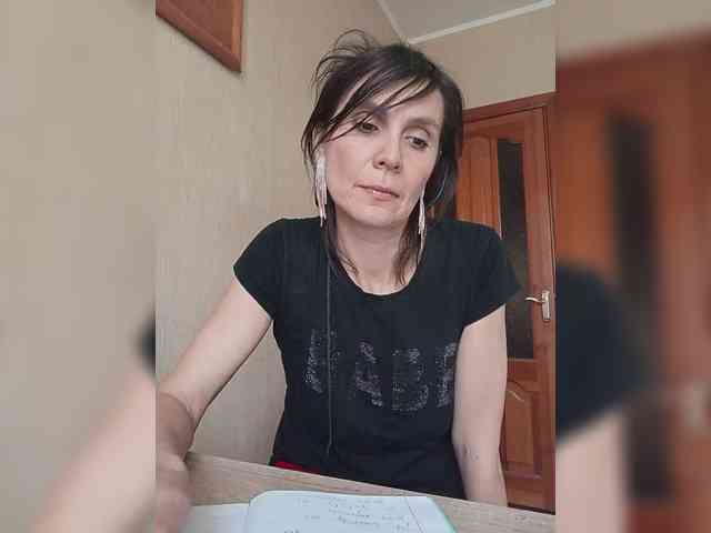 Hellenalonenochka webcam