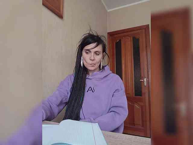 Hellenalonenochka webcam