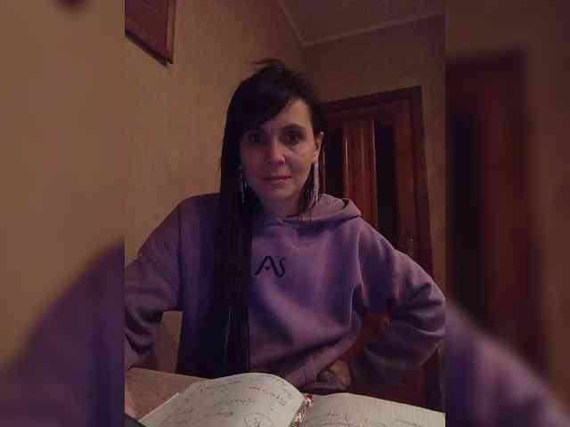 Hellenalonenochka webcam