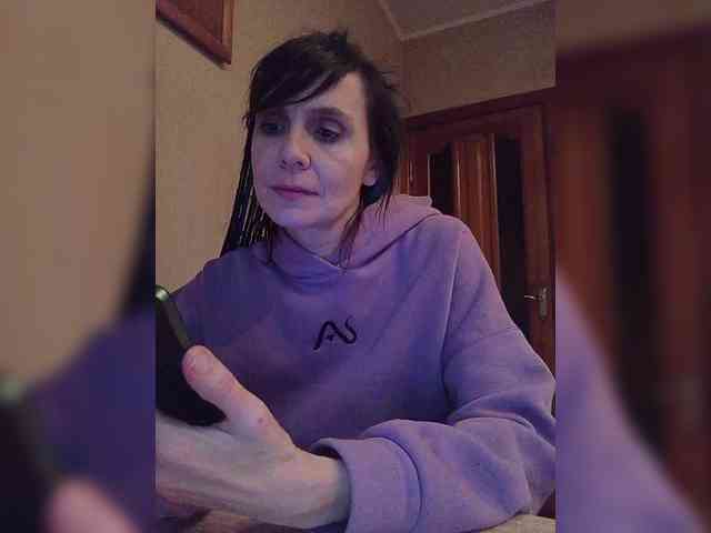 Hellenalonenochka webcam