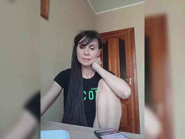Hellenalonenochka webcam
