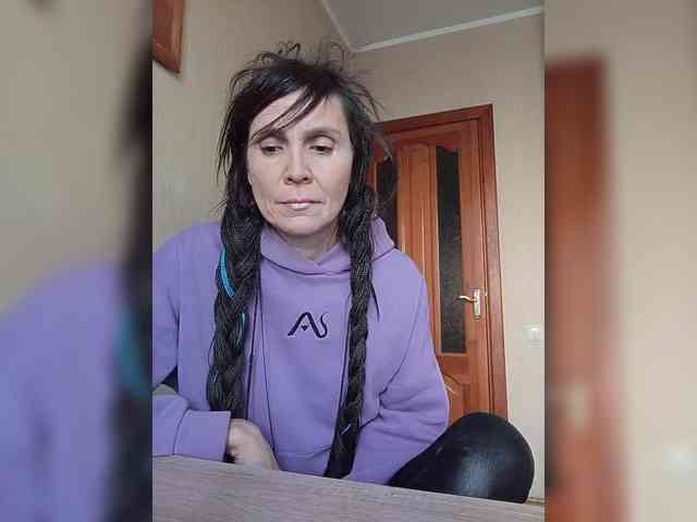 Hellenalonenochka webcam