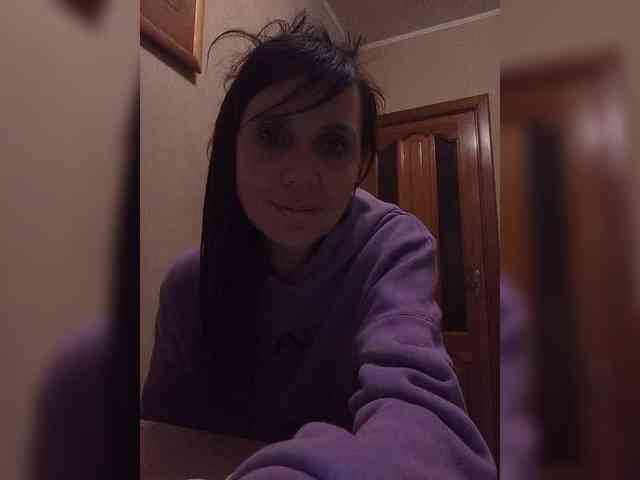 Hellenalonenochka webcam