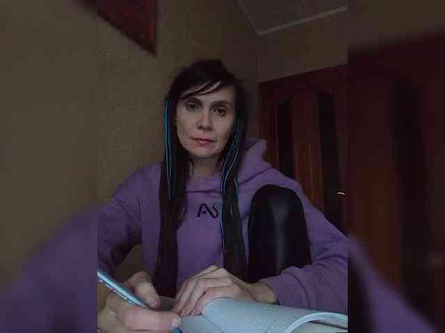 Hellenalonenochka webcam