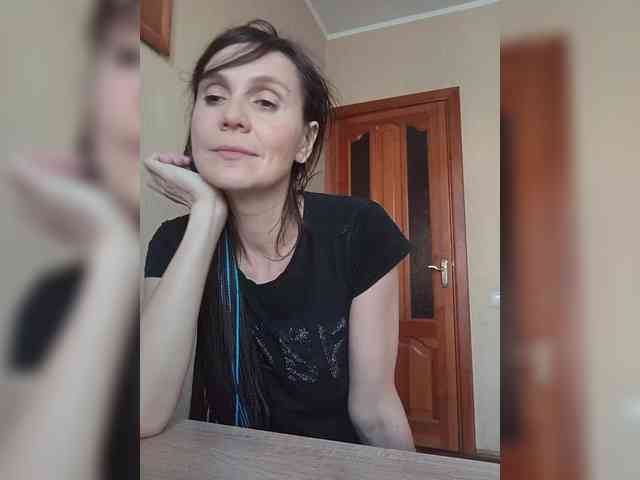 Hellenalonenochka webcam