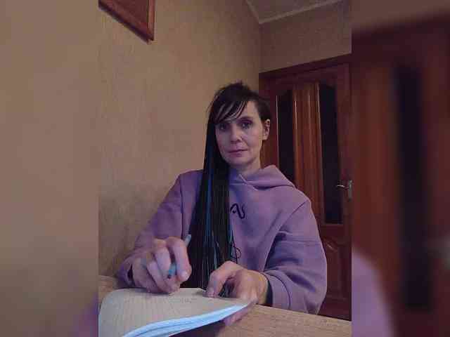 Hellenalonenochka webcam