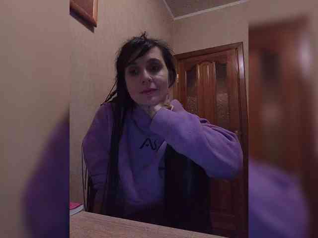 Hellenalonenochka webcam