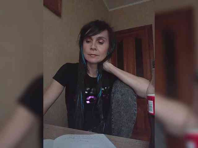 Hellenalonenochka webcam