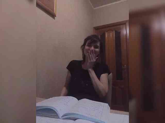 Hellenalonenochka webcam