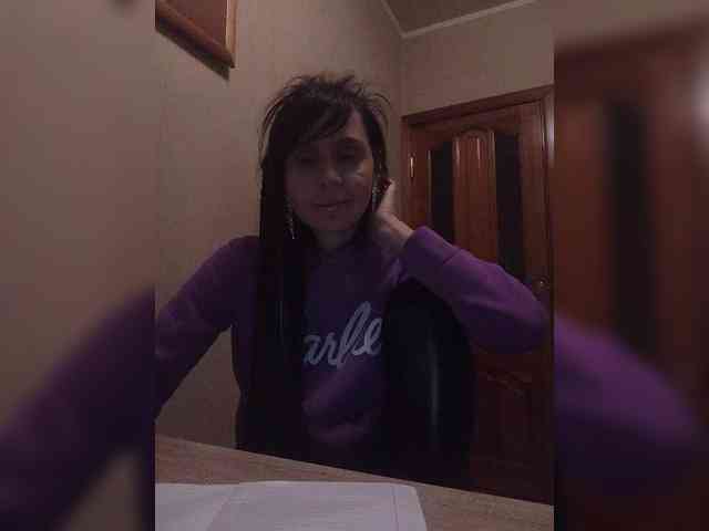 Hellenalonenochka webcam