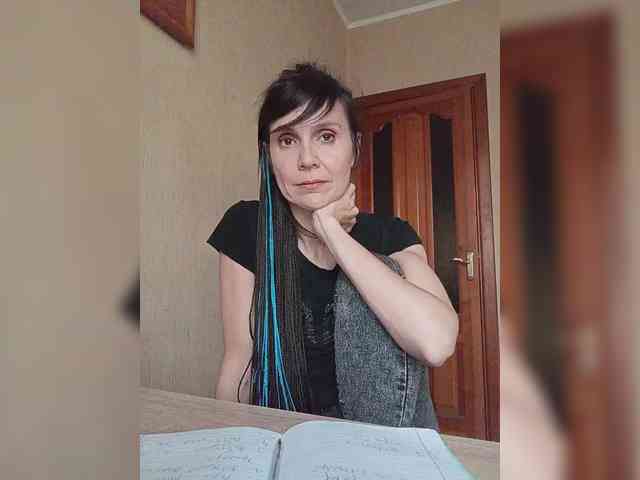 Hellenalonenochka webcam