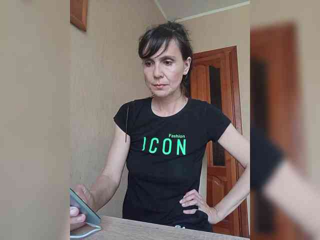 Hellenalonenochka webcam