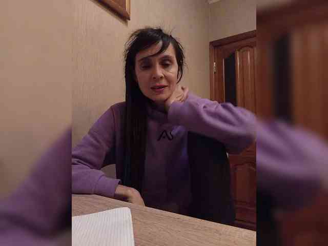 Hellenalonenochka webcam