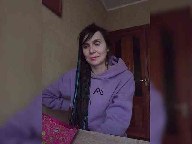 Hellenalonenochka webcam