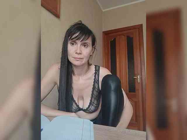 Hellenalonenochka webcam