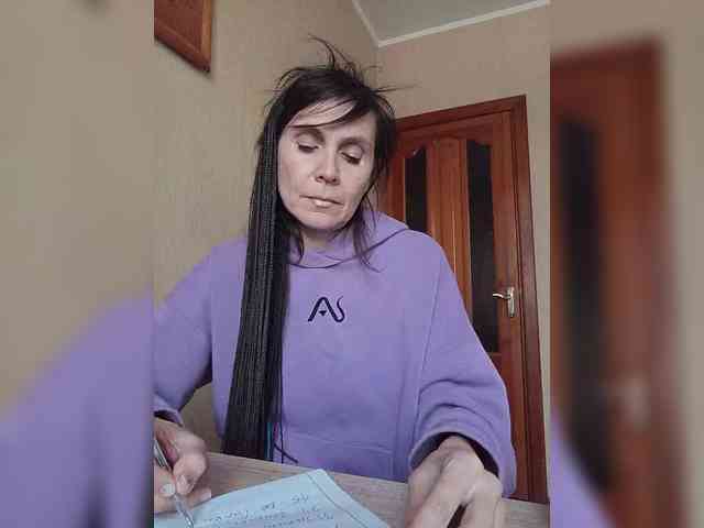 Hellenalonenochka webcam