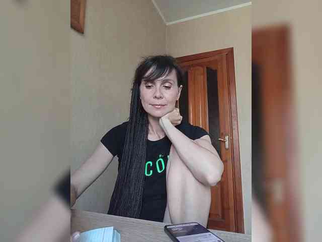 Hellenalonenochka webcam