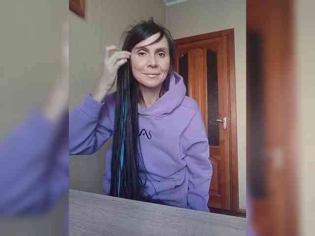 Hellenalonenochka webcam