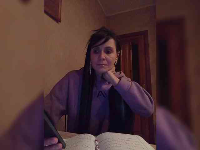 Hellenalonenochka webcam