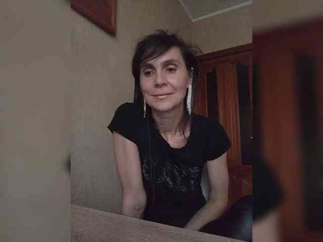 Hellenalonenochka webcam