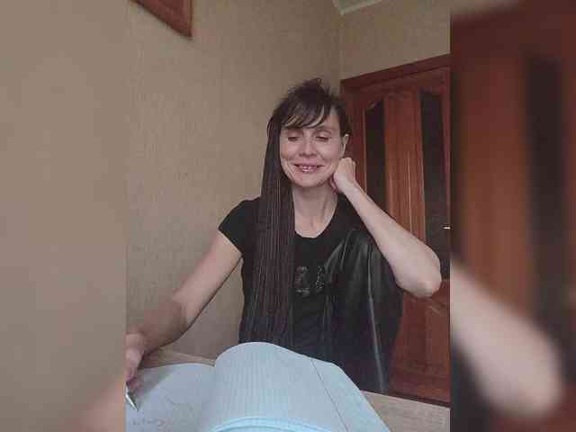 Hellenalonenochka webcam