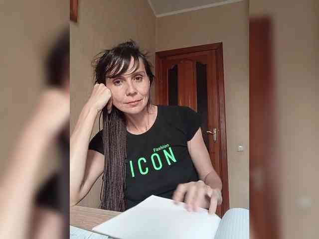 Hellenalonenochka webcam