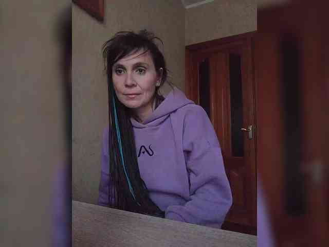 Hellenalonenochka webcam