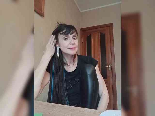 Hellenalonenochka webcam