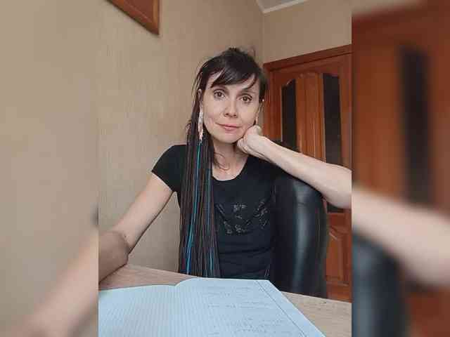 Hellenalonenochka webcam