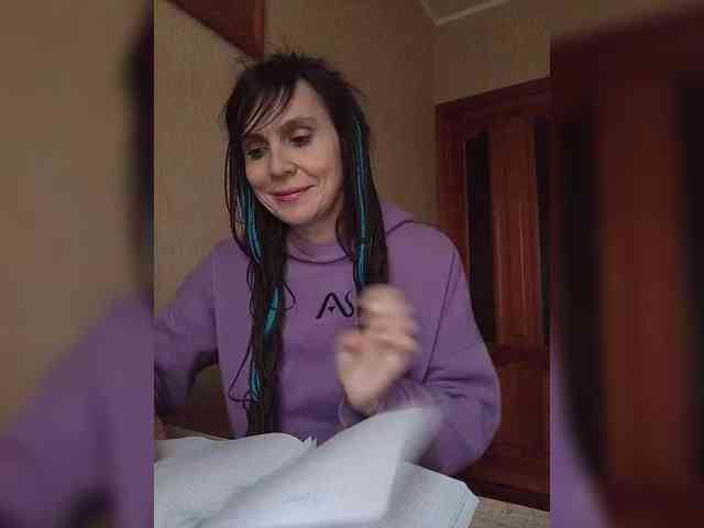 Hellenalonenochka webcam