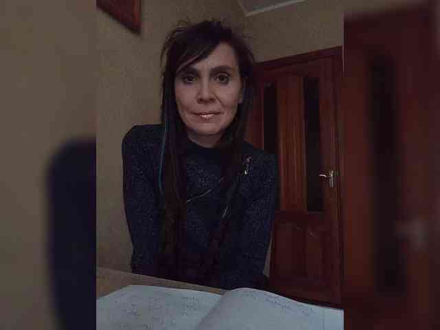 Hellenalonenochka webcam